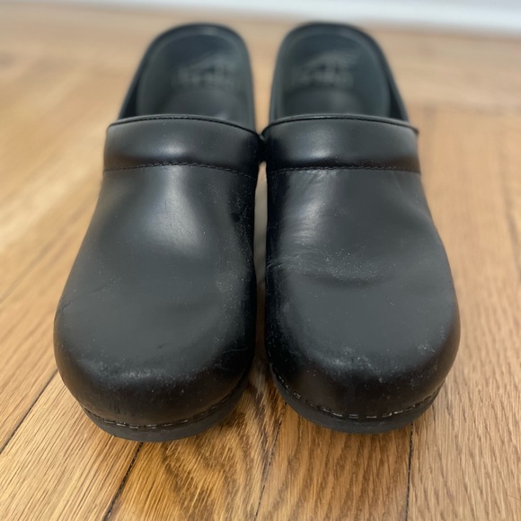 Black Dansko XP 2.0 Clogs - Picture 5 of 5